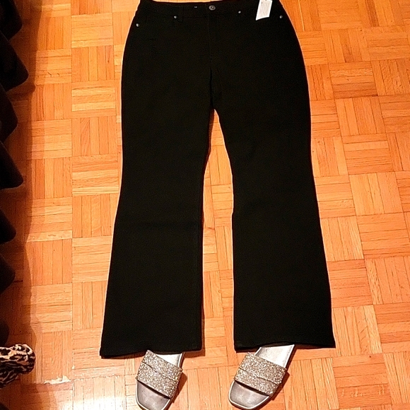 NEW Style&Co Black Stretch Denim Curvy Boot-Cut Jeans, 10 LONG - Picture 3 of 16